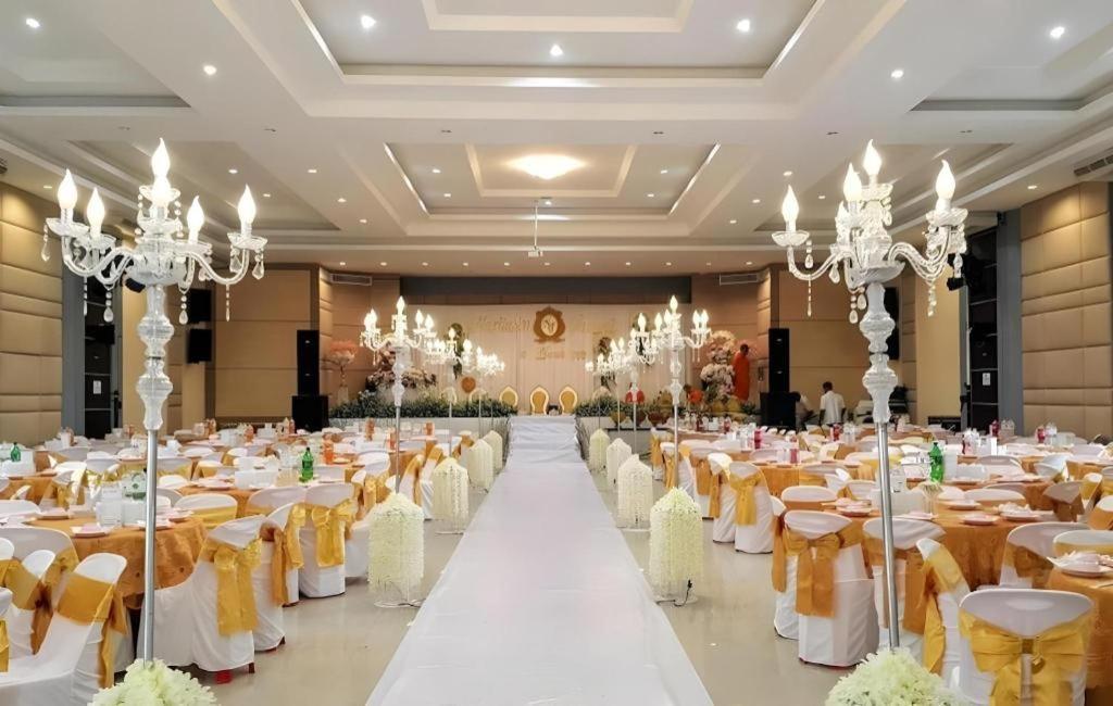 S-Tawan Hotel & Convention Maha Sarakham Dış mekan fotoğraf