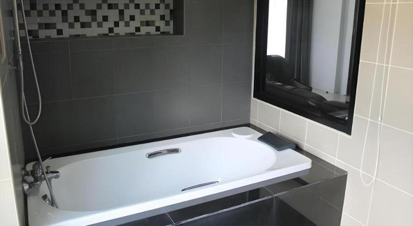 S-Tawan Hotel & Convention Maha Sarakham Dış mekan fotoğraf